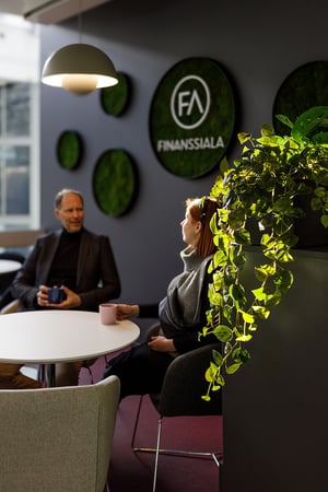 finanssiala kasvit toimistossa (15)