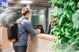 finavia-airport-naava-green-wall-03