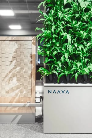 finavia-airport-naava-green-wall-04