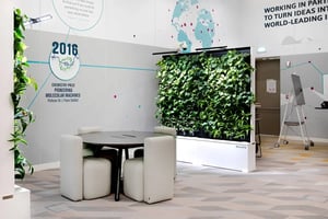 Naava at University in Dubai (2)-1_1200