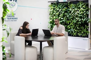 Naava at University in Dubai (3)-1_1200